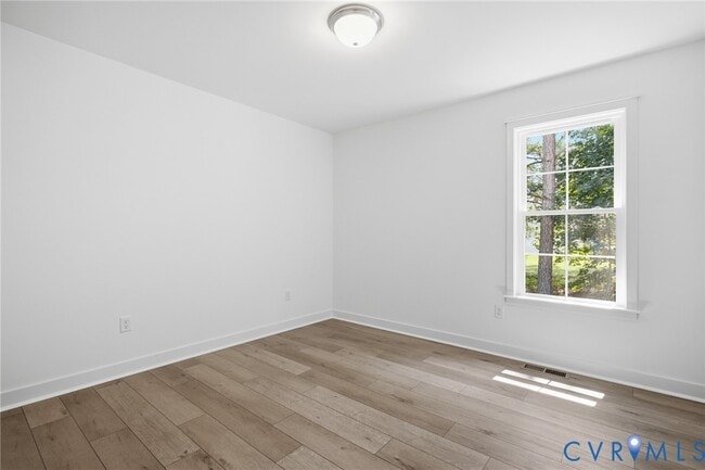 Building Photo - 21169 Baileys Ln