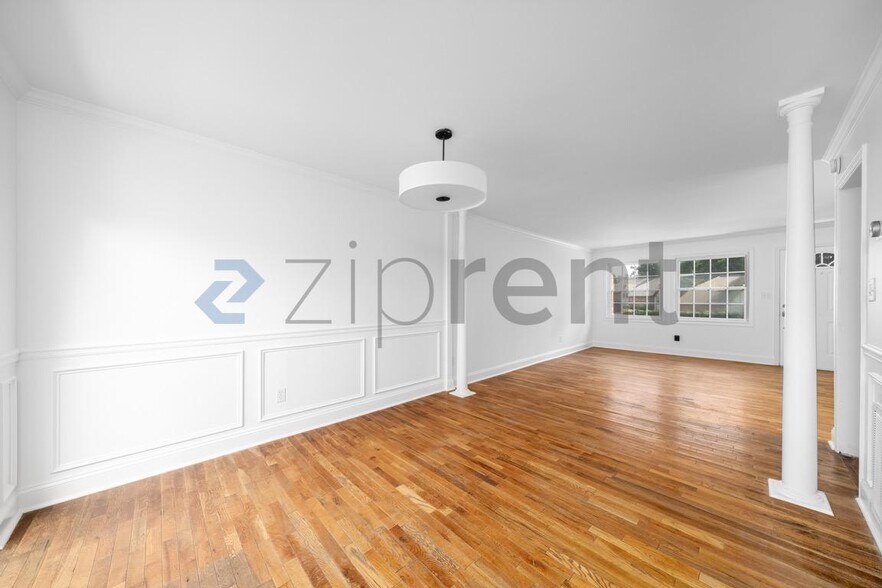 Building Photo - Unit N1