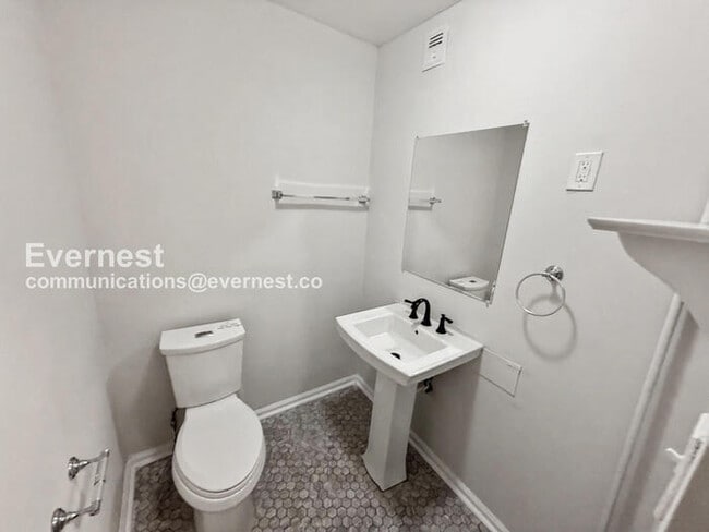 Building Photo - 908 37th St N