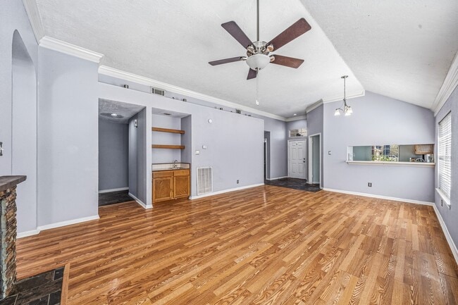 Building Photo - 15974 Oak Mountain Dr