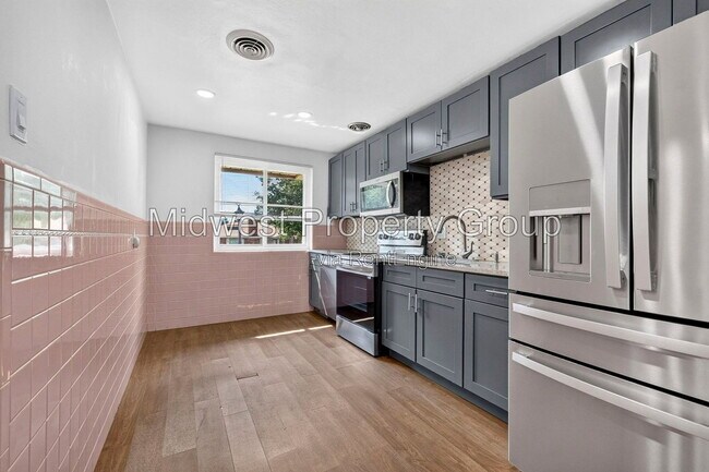 Building Photo - 2050 Goodale Ave
