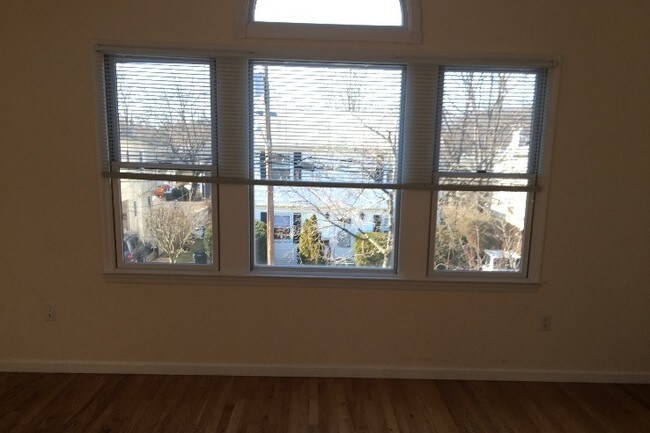 Building Photo - 42 Dunwood Rd