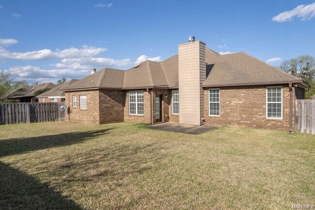 Building Photo - 3412 Crestwood Ln