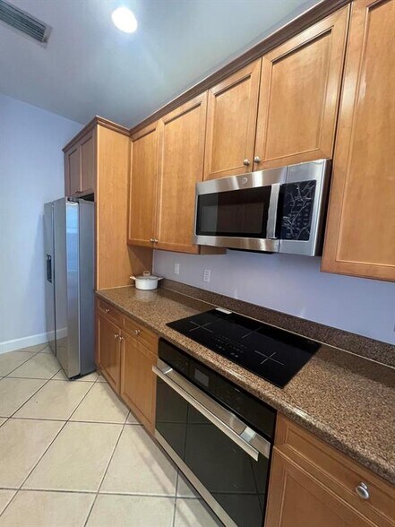 Building Photo - 8657 Blaze Ct