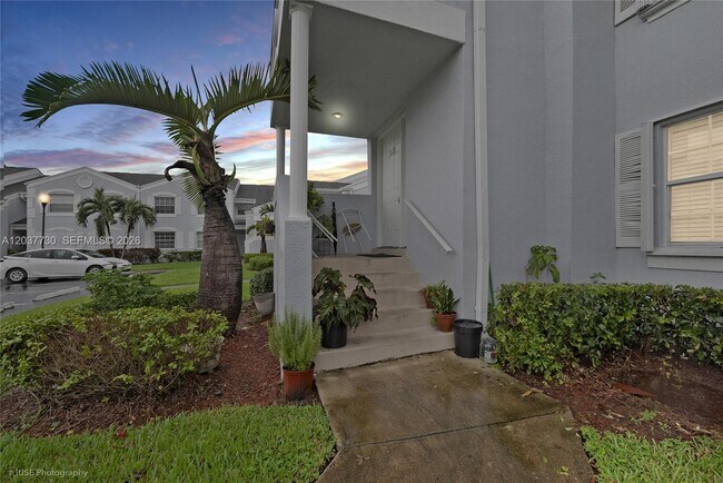 Building Photo - 2622 SE 19th Ct