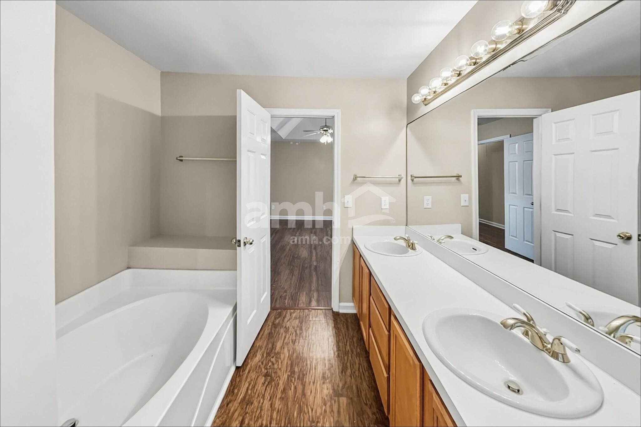 Building Photo - 5430 Harris Creek Dr
