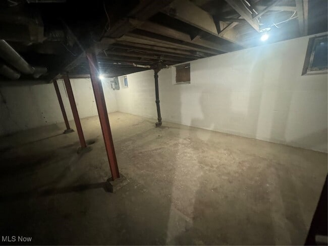 Building Photo - Quiet & Cozy Akron Home with Great Layout and Upgrades