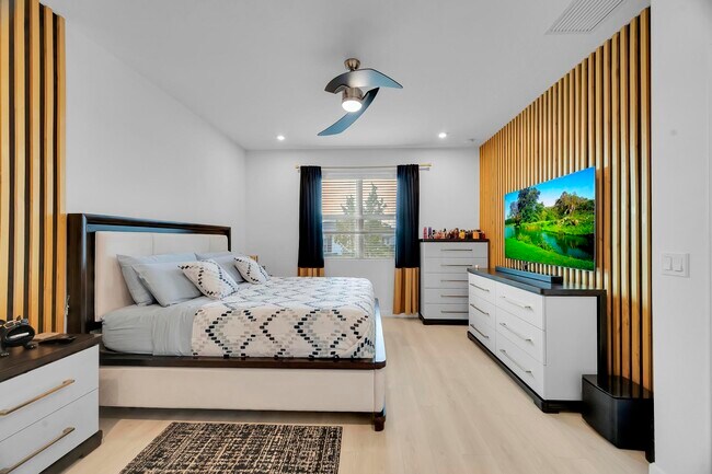 Building Photo - 10142 SW Orana Dr