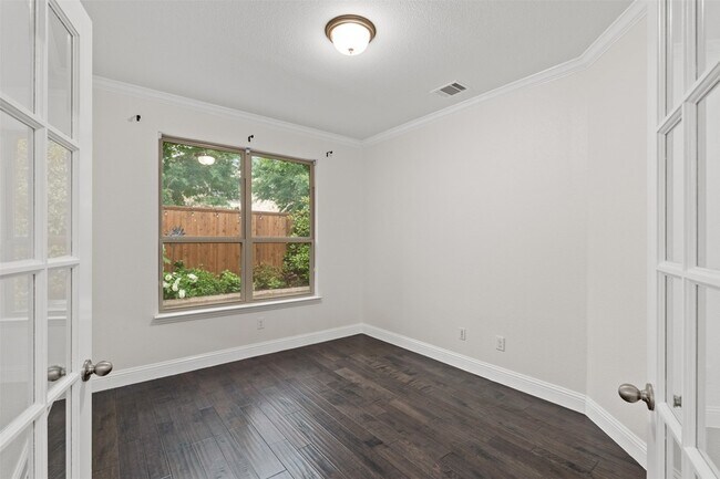 Building Photo - 8705 Tutbury Pl