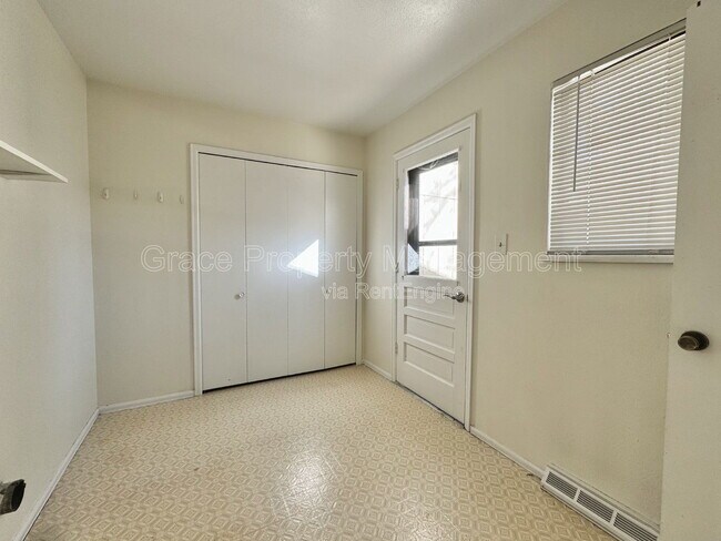 Building Photo - 5728 S Kenton St