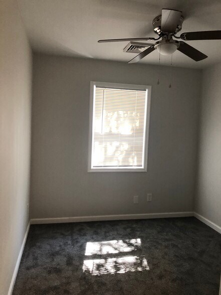 Building Photo - 16 Crestmont Dr