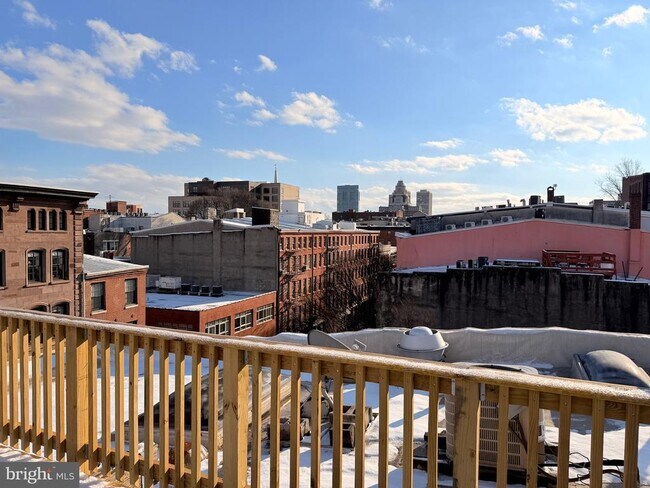 Building Photo - 136 N 3rd St