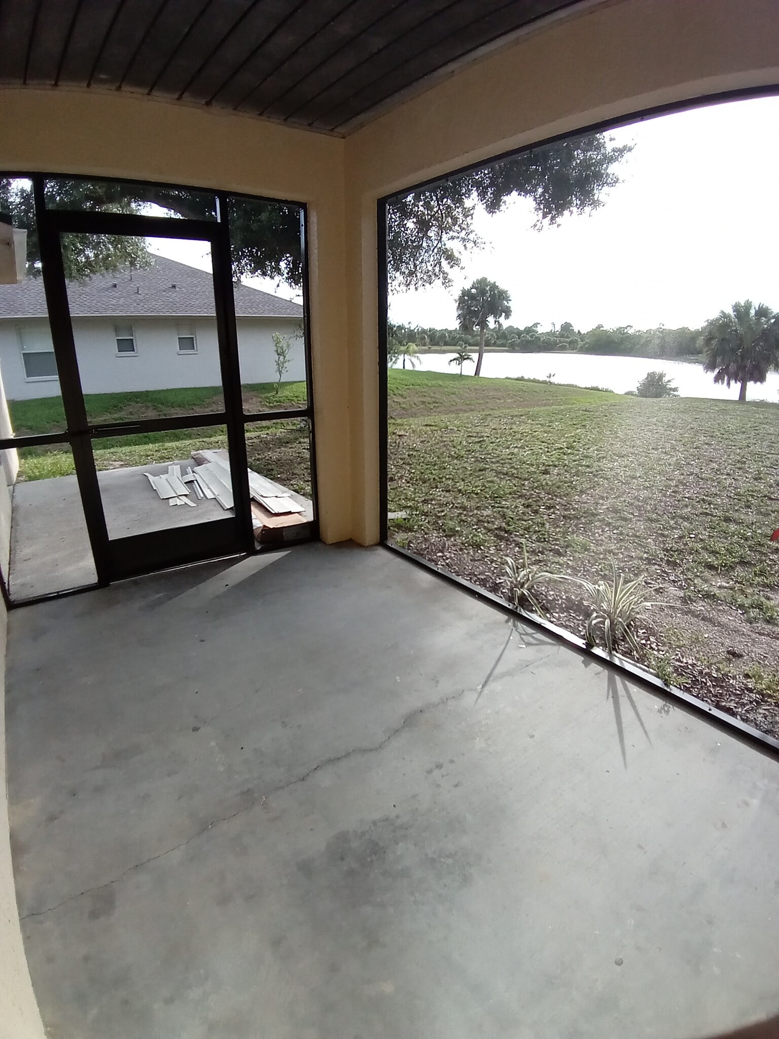 Building Photo - 510 Sweetwater Dr