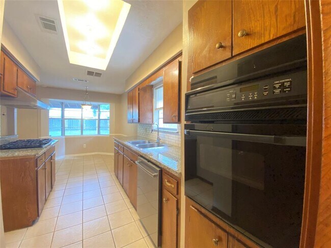 Building Photo - 16202 Rill Ln