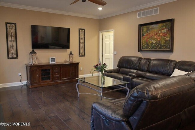 Building Photo - 1439 Oakwood Hollow Ln