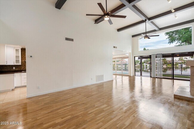 Building Photo - 7613 E Vía Del Reposo