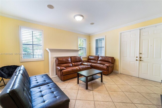 Building Photo - 200 SW 87th Path