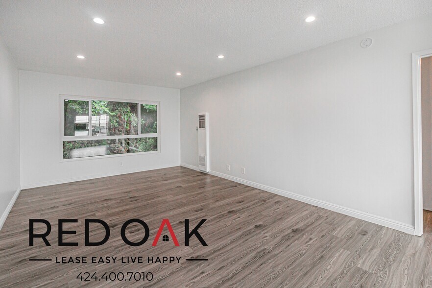 Building Photo - 3401 Club Dr