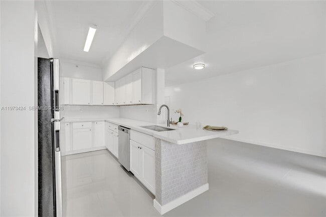 Building Photo - 151 SW 117th Ave