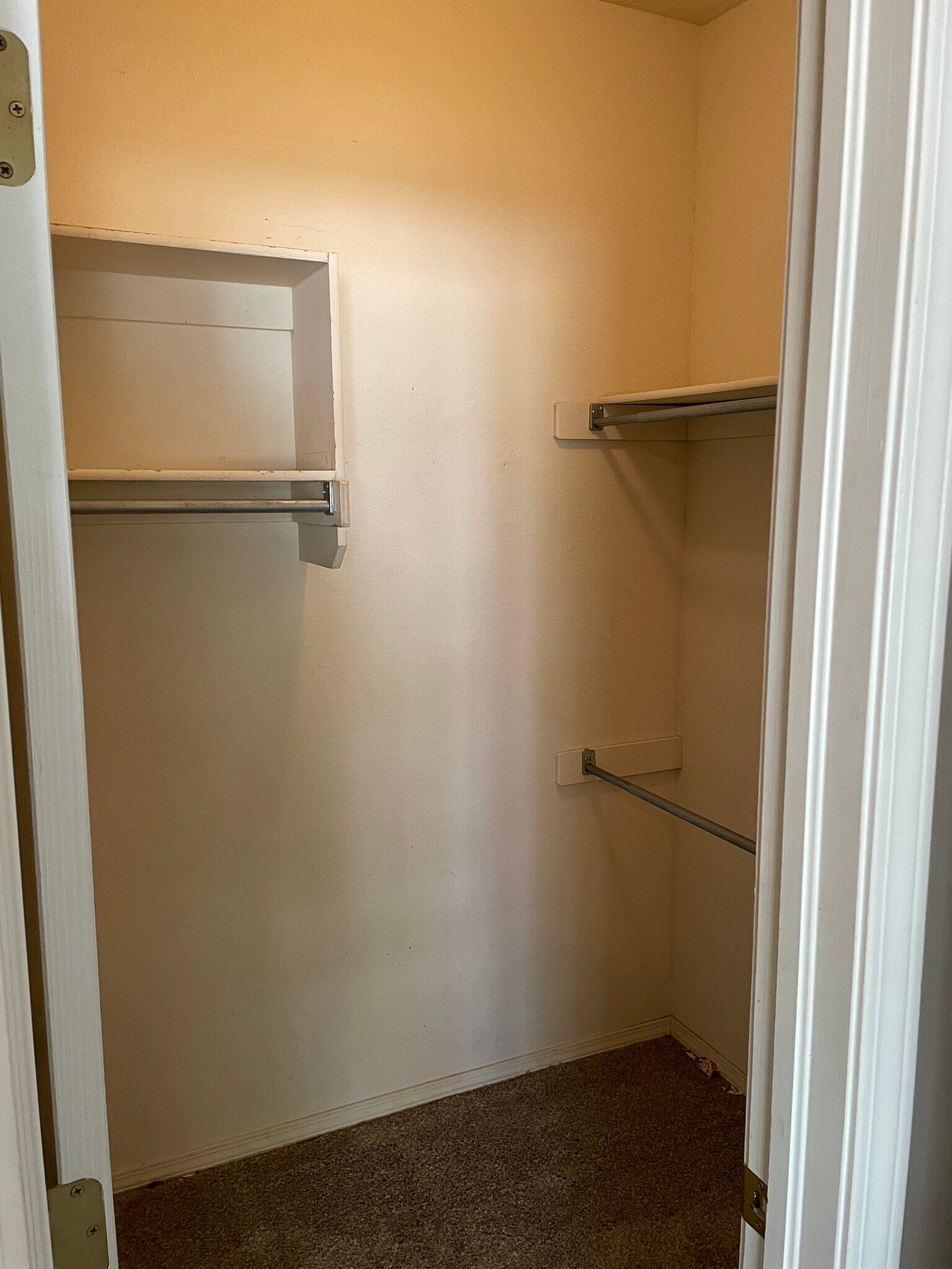 Walk In Closet - 1424 Jordan Cir