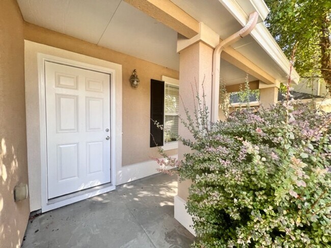 Building Photo - 4448 N Heritage Wds Wy