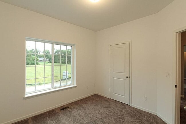 Building Photo - 1029 Manitou Trail