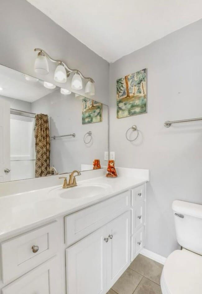 Building Photo - 397 W McGlothlin St