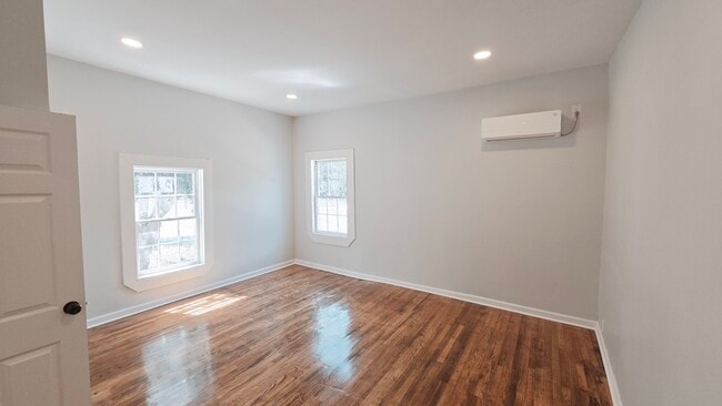 Building Photo - 159 Poplar Ave