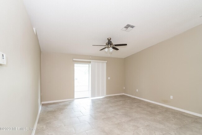 Building Photo - 3214 Garden Acres Ct E
