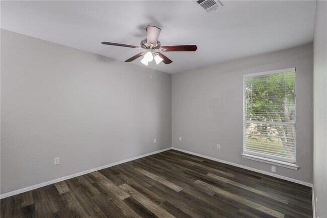 Building Photo - 2134 Andover Dr