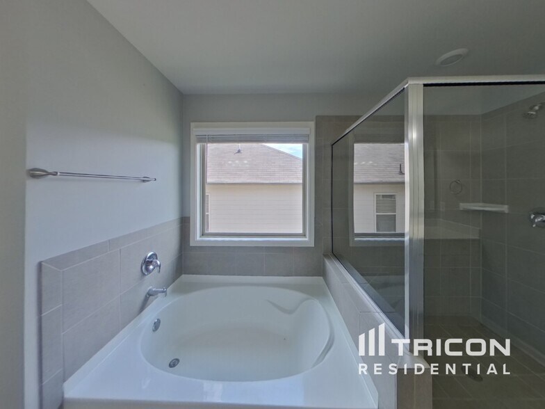 Building Photo - 7064 Demeter Dr