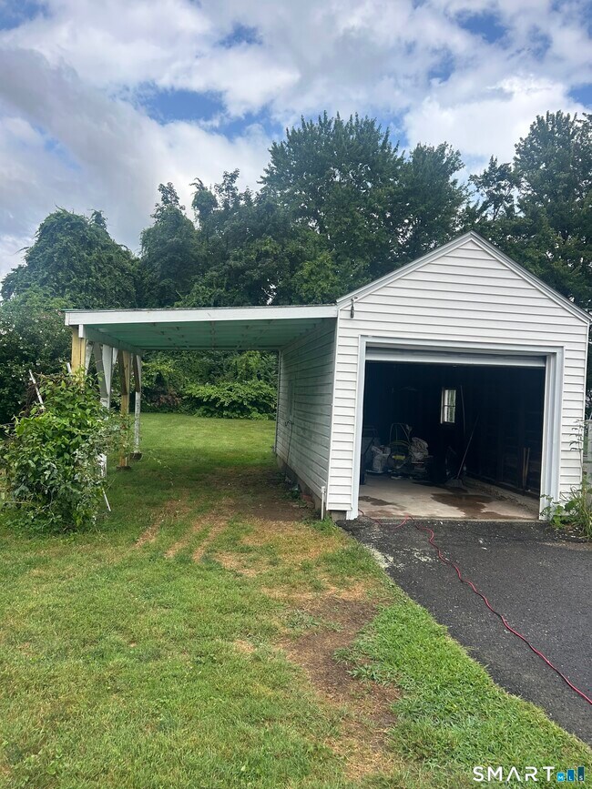 Building Photo - 406 Oakwood Ave