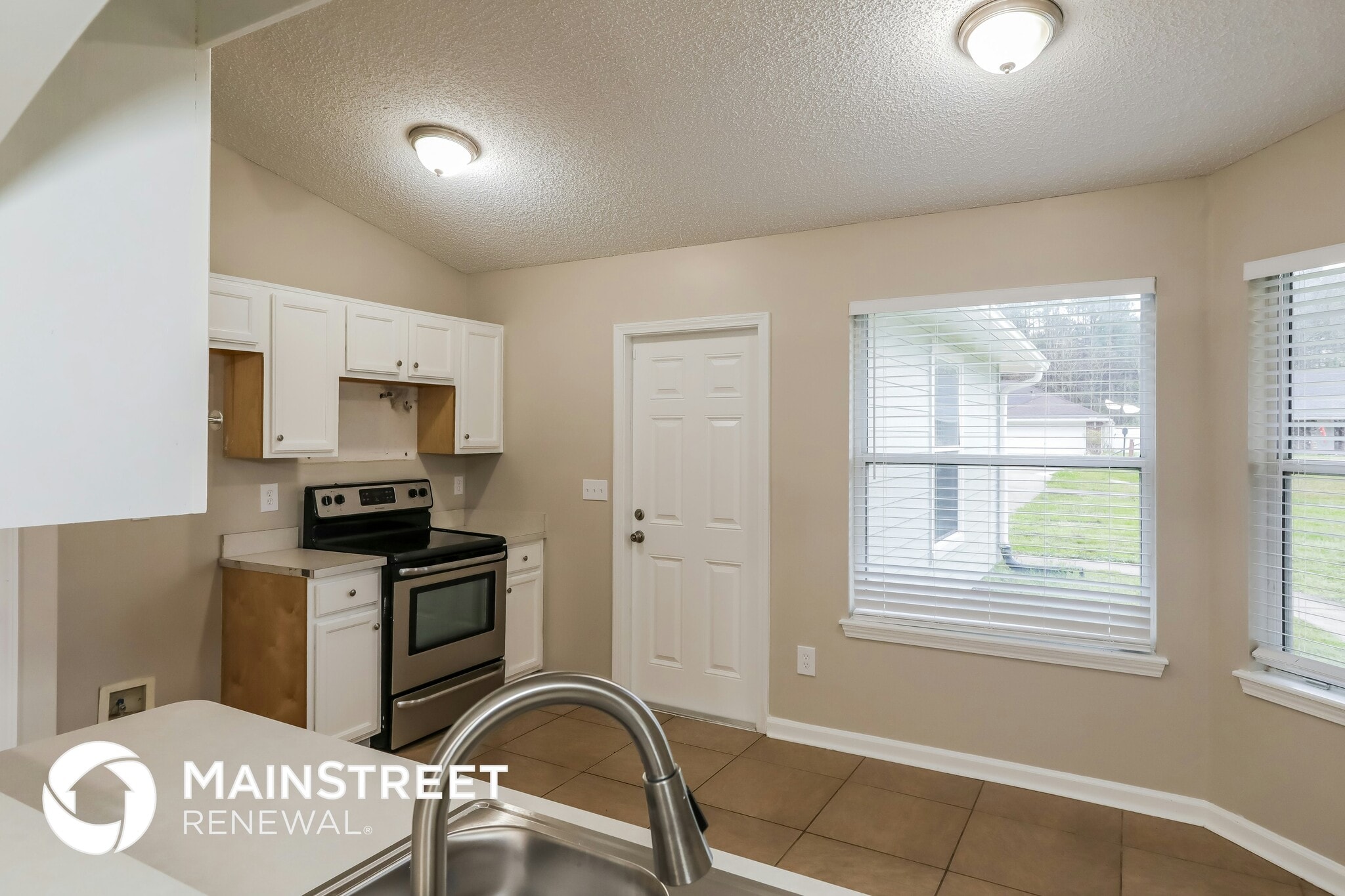 Building Photo - 4088 Everett Ave