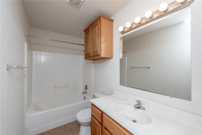 Building Photo - 1001 Krenek Tap Rd