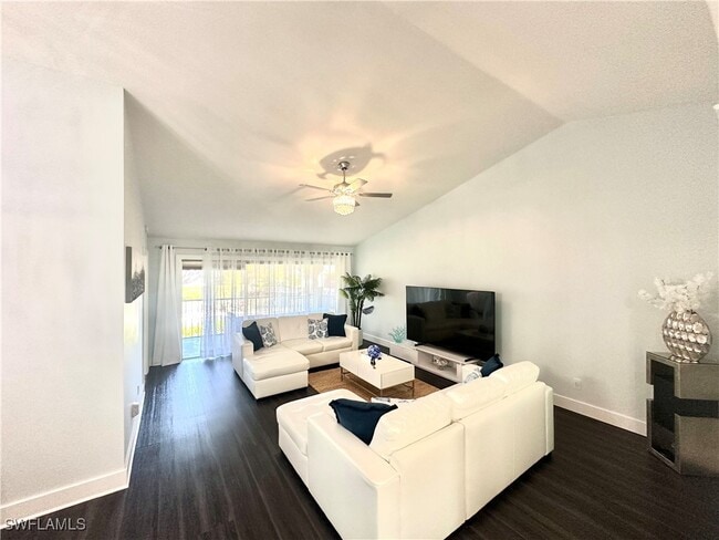 Building Photo - 9828 Luna Cir