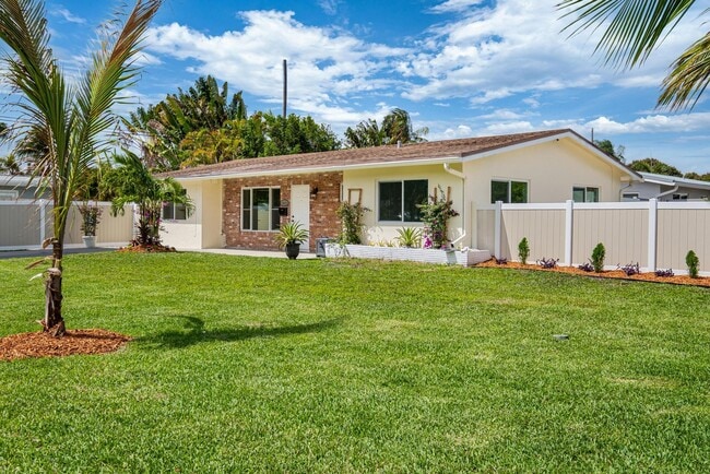 Building Photo - 2611 NE 16th St