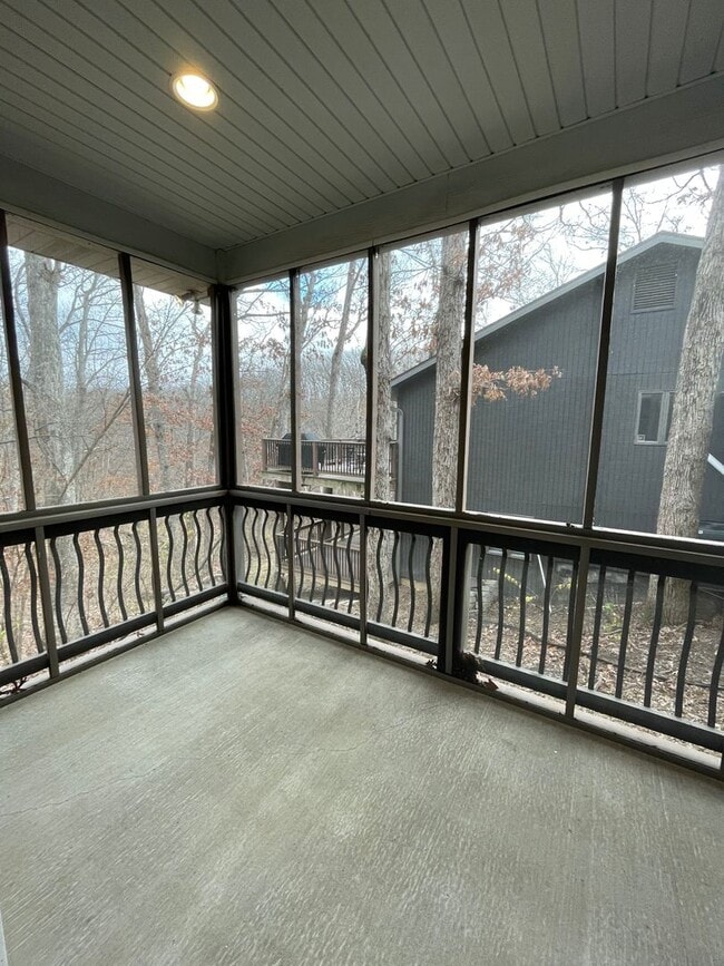 Building Photo - Custom Built 3 bed 2.5 bath Home Nestled A...