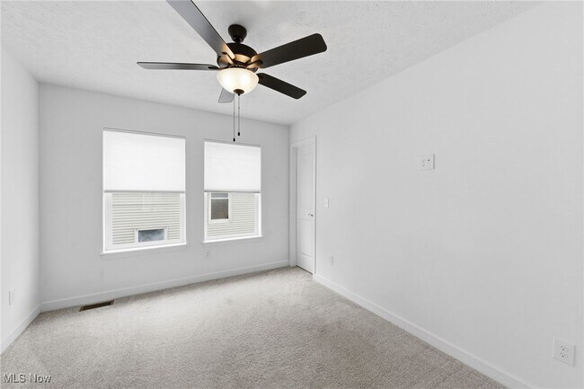 Building Photo - 2244 E 100th St