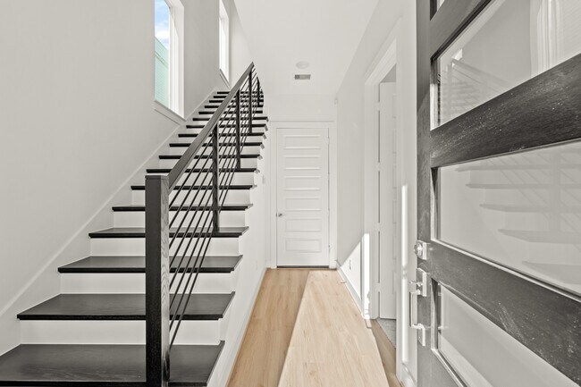 Building Photo - 1309 Rosewood St