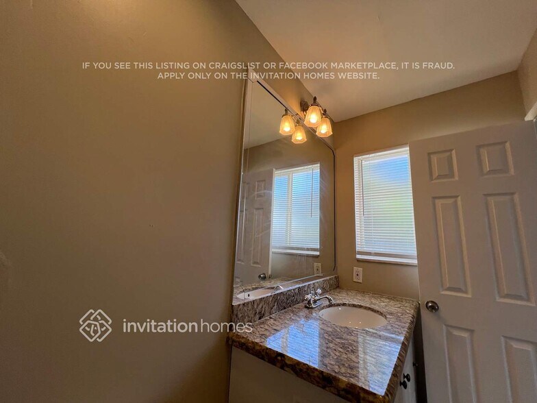 Building Photo - 2080 NE 63rd Ct