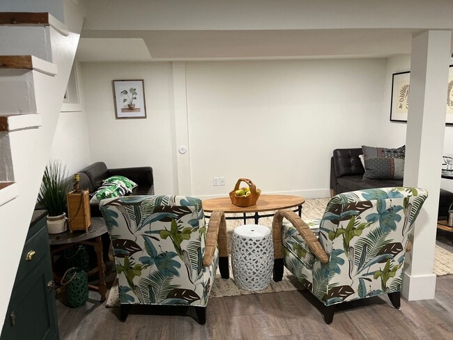 Building Photo - A Turnkey 4 Bed 2 Bath Furnished Retreat