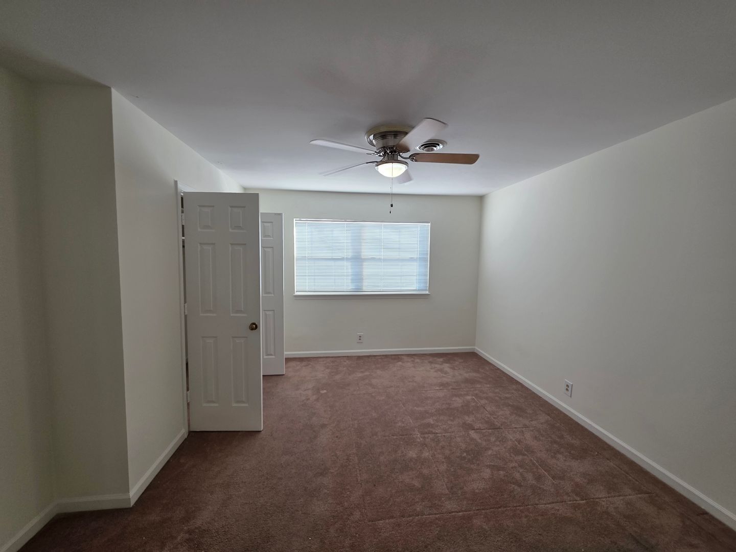 Building Photo - 1016 Todd Preis Dr