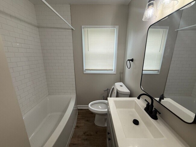 Building Photo - Renovated 3-Bedroom Home – We Welcome Sect...