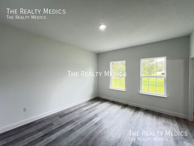 Building Photo - 486 Marion Oaks Ln