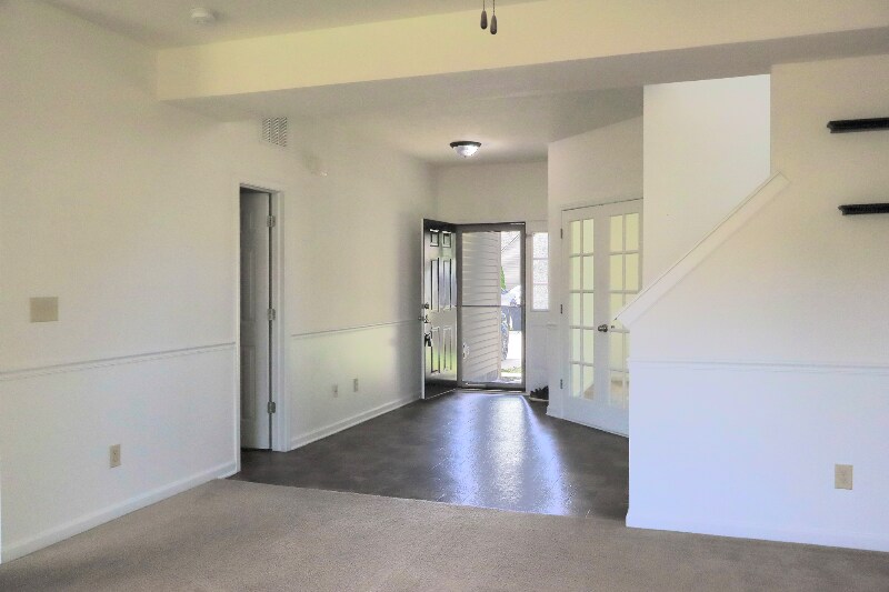 Building Photo - 6215 Enclave Blvd