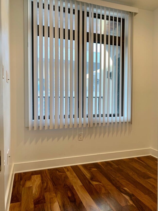 Building Photo - Stunning 3-Bed Townhome with Garage in Northern Liberties! Available mid-July!