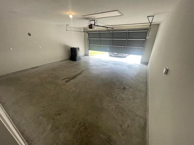 Building Photo - 14550 Breezy Orch Trail