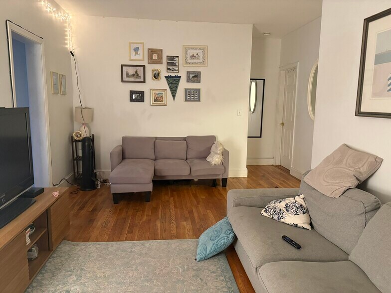 Building Photo - 56 Egmont St