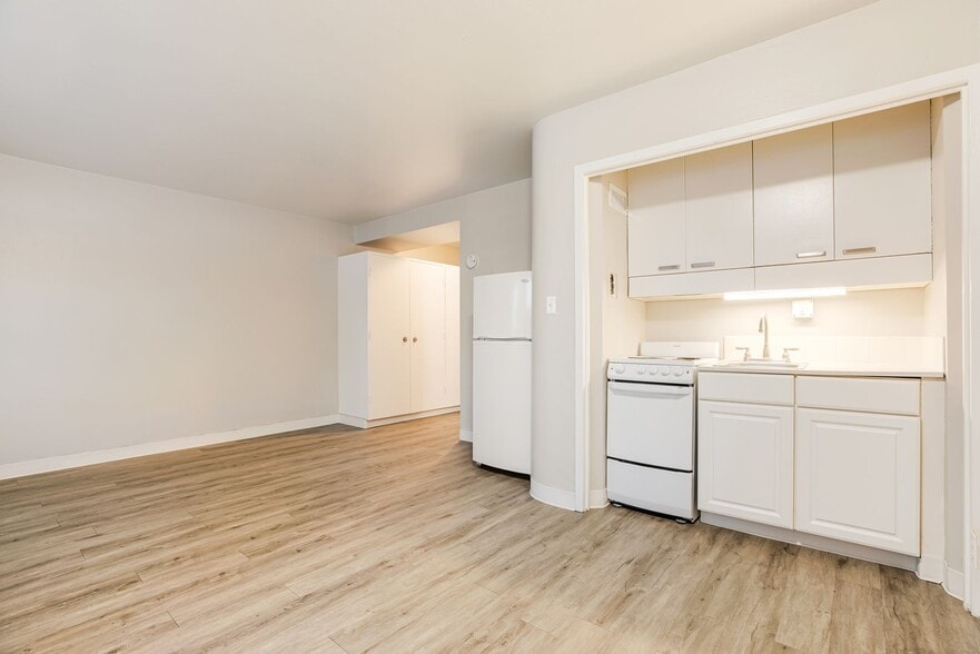 Interior Photo - Lee Apartments