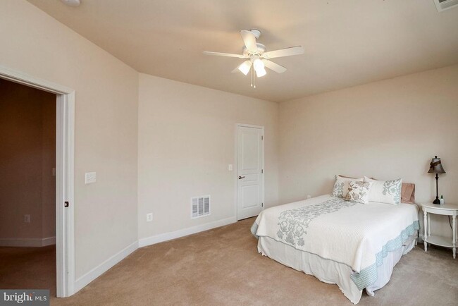 Building Photo - 5812 Falls Gate Ct